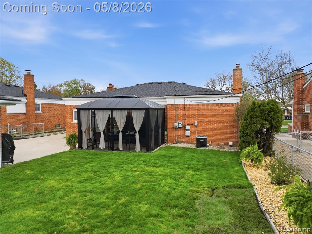 7911 Beatrice, Westland, MI — Photo 5