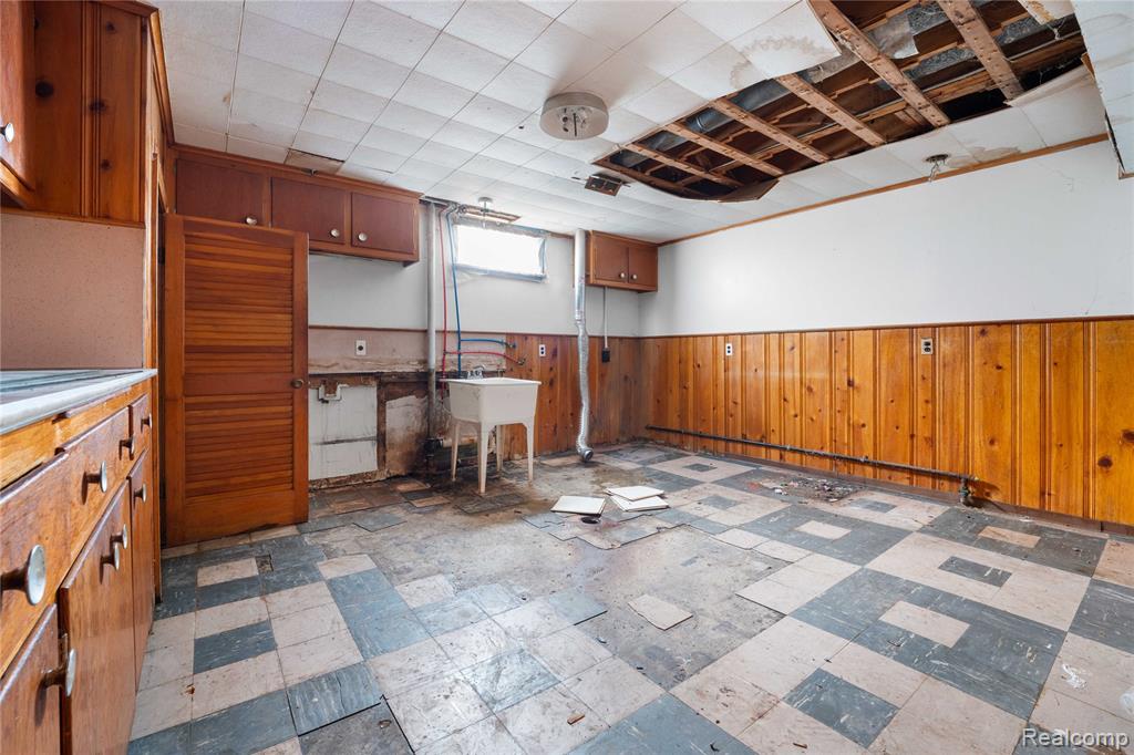 7282 Forrer Street, Detroit, MI 48228 — Photo 21