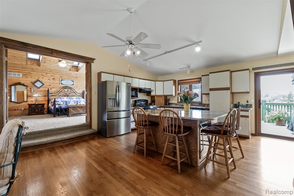 2745 Lari Court, West Bloomfield, MI 48324 — Photo 8