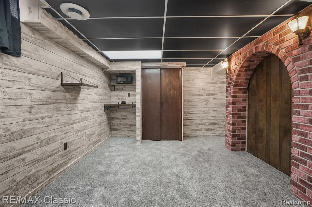 19580 CRYSTAL LAKE Drive, Northville, MI 48167 — Photo 27