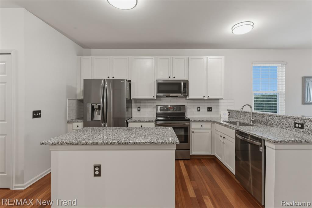 3270 Johanna Ware W, Wixom, MI 48393 — Photo 13