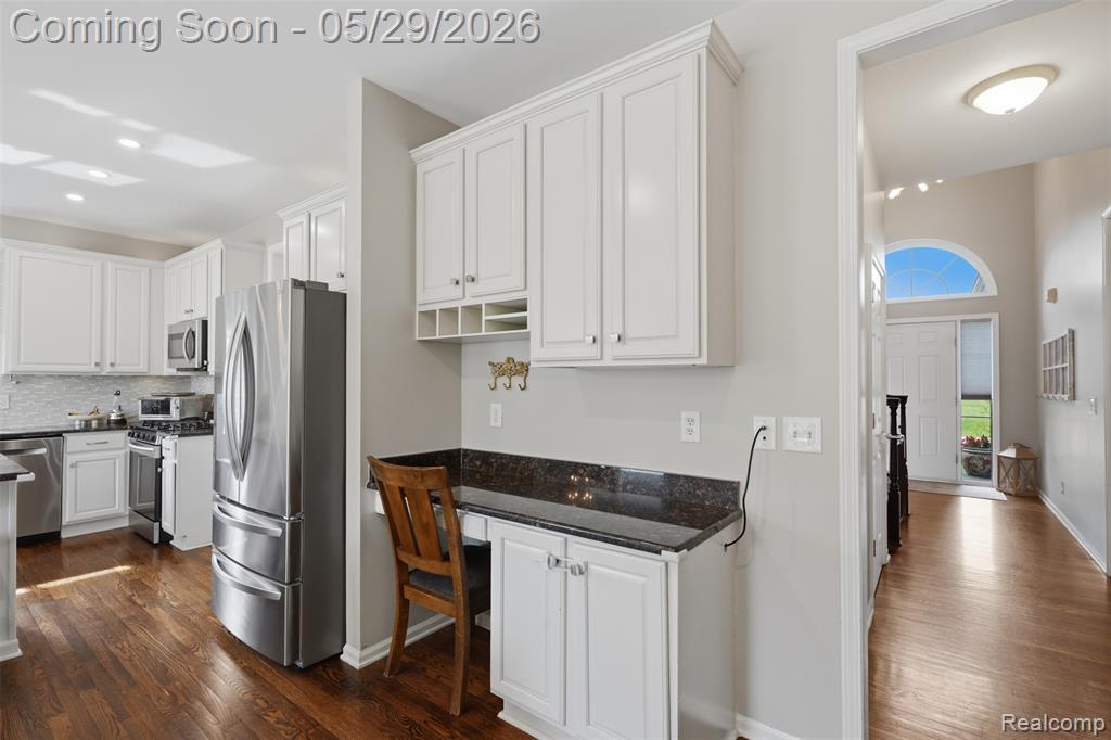 735 Kentbrook Drive, Commerce Twp, MI 48382 — Photo 20