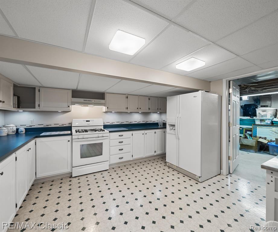 45597 HOLMES Drive, Canton, MI 48187 — Photo 62