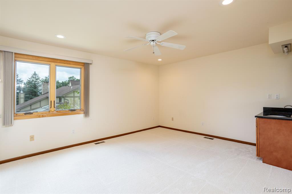 4421 PINEHURST Drive, West Bloomfield, MI — Photo 37