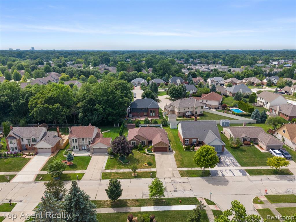 40363 Denbigh Drive, Sterling Heights, MI 48310 — Photo 31