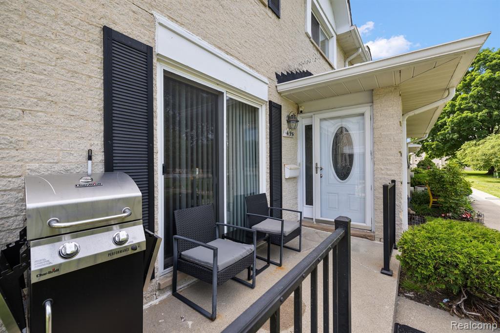 41951 UTICA Road, Sterling Heights, MI 48313 — Photo 6