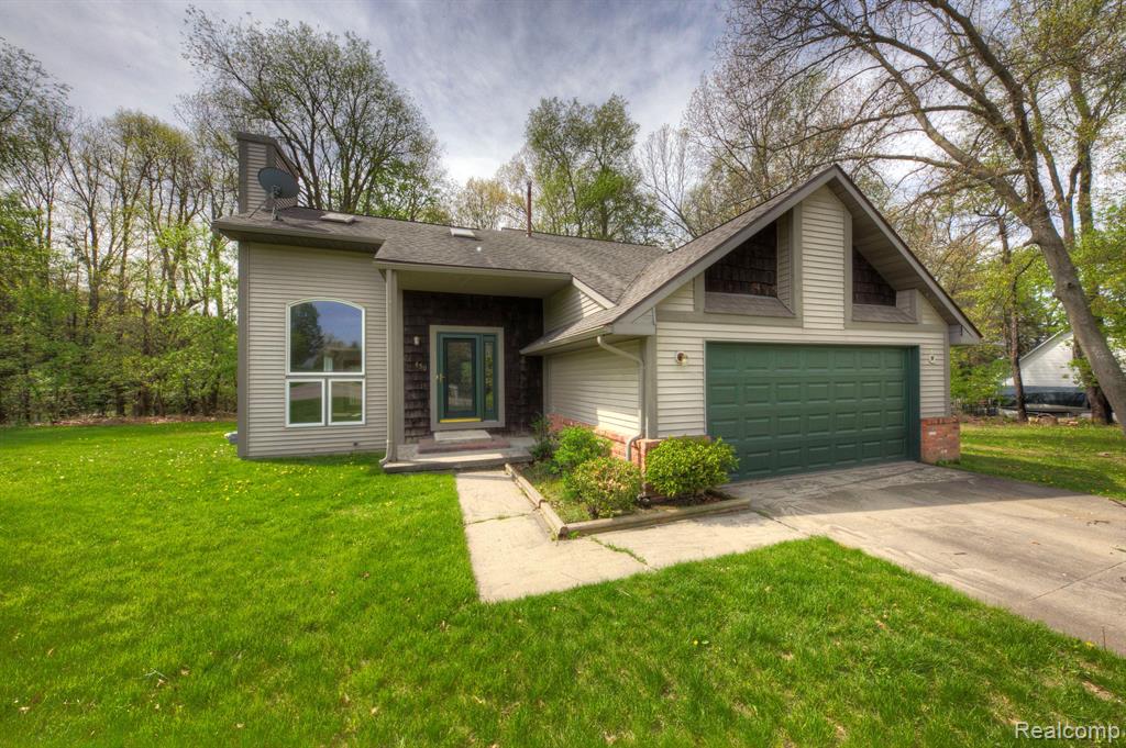 850 VILLAGE PINE Lane, Ortonville, MI 48462 — Photo 4
