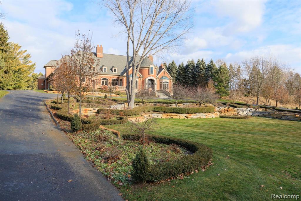 5165 Abbey Road, Rochester, MI, 48306