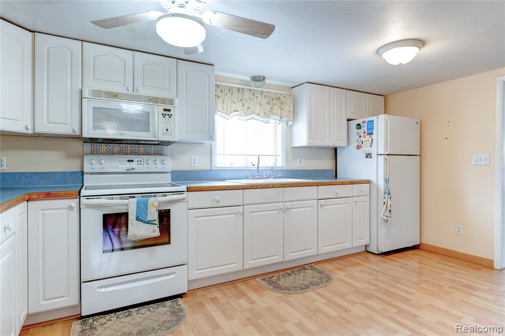 2190 W Maple Avenue, Flint, MI 48507 — Photo 14