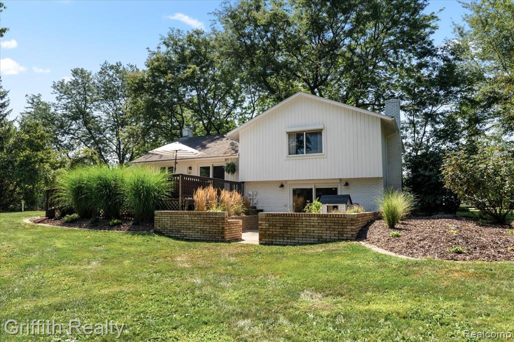 6531 Catalpa Drive, Brighton, MI 48116 — Photo 27