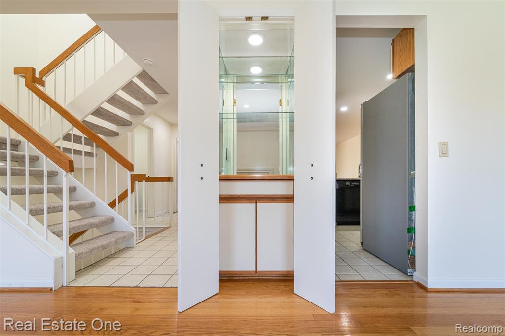6250 Potomac Circle, West Bloomfield, MI — Photo 9