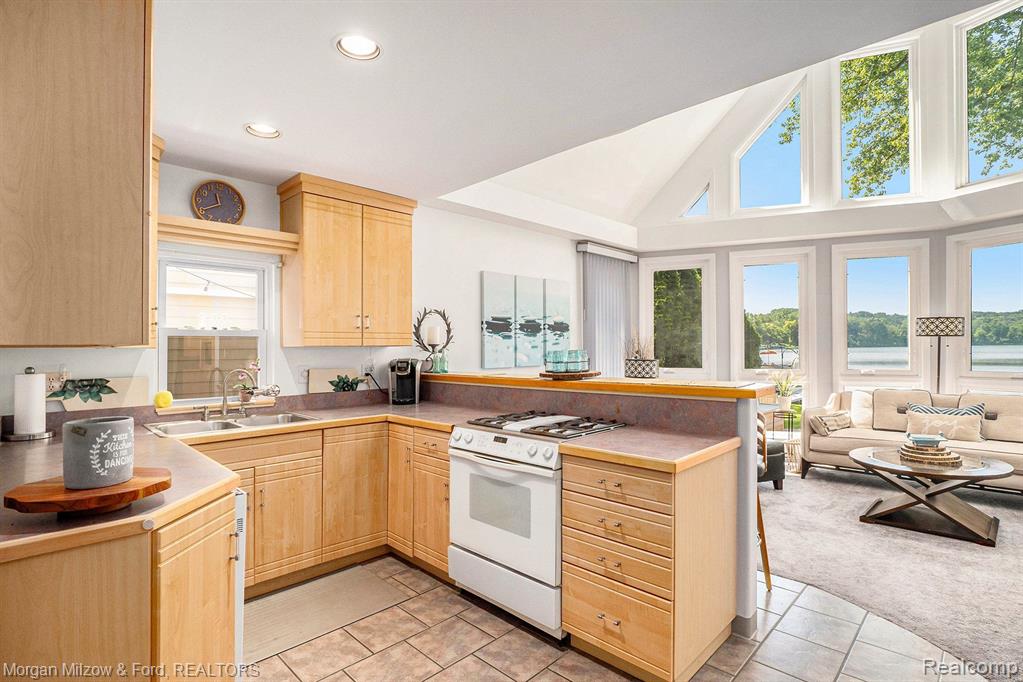 8763 Lakeview Boulevard, Clarkston, MI 48348 — Photo 6