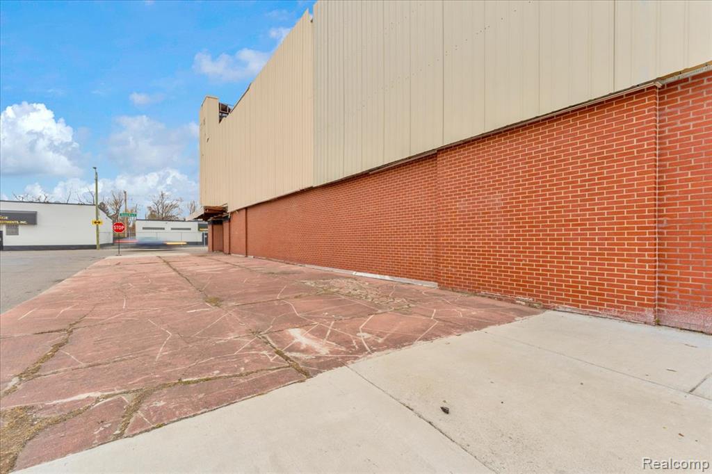 1330 E 7 Mile Road - Photo 4
