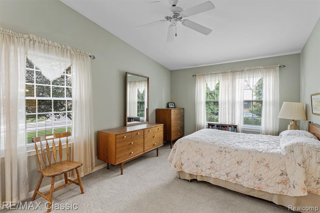 38360 Chessington, Farmington Hills, MI 48331 — Photo 16