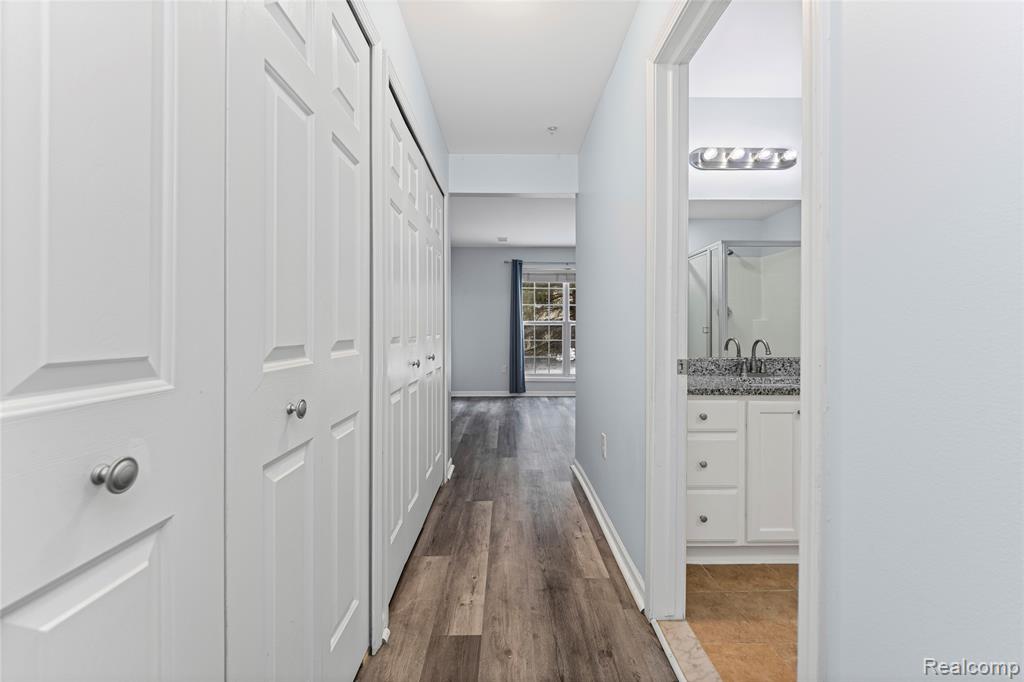 28139 Carlton Way Drive, Novi, MI 48377 — Photo 29