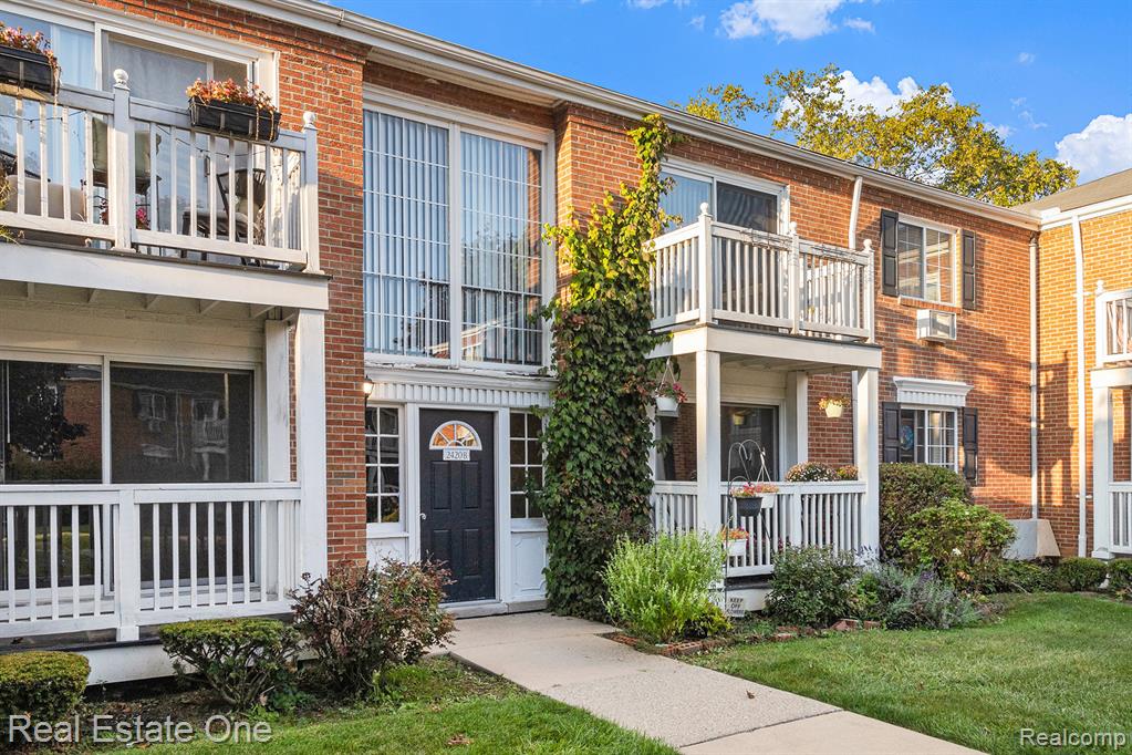 2420 Parmenter Boulevard, Royal Oak, MI, 48073