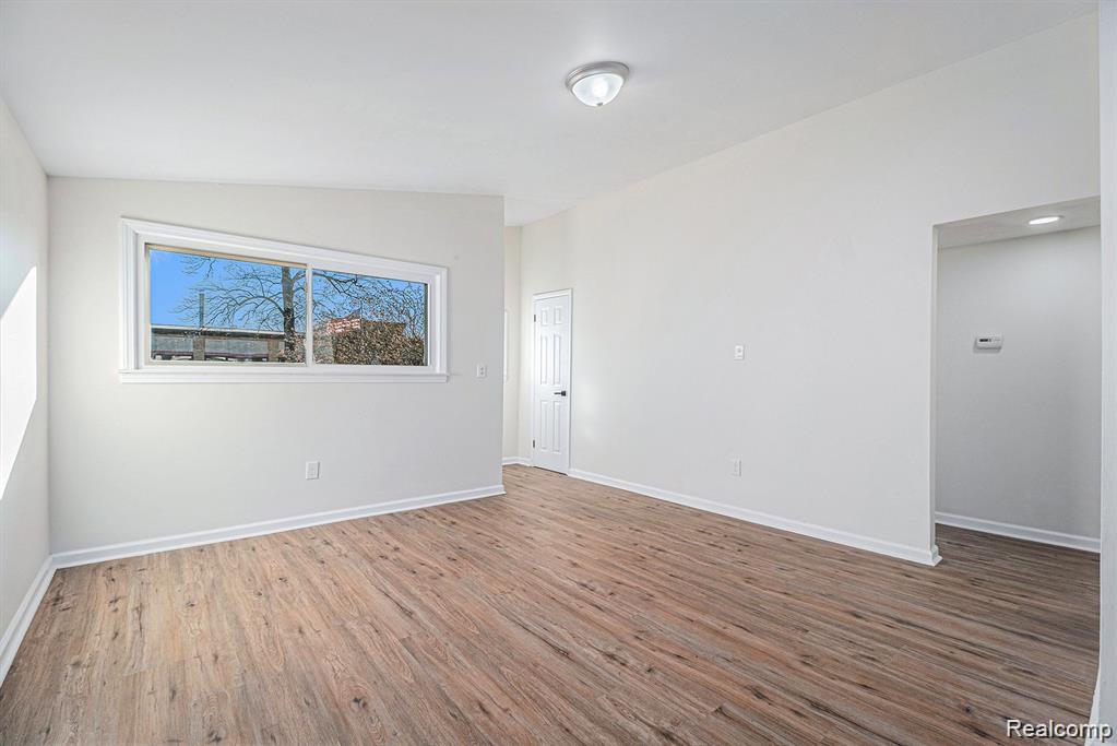408 W Jarvis Avenue, Hazel Park, MI 48030 — Photo 5