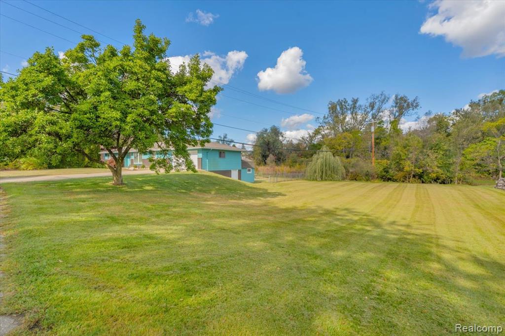 6710 Laurelton, Clarkston, MI — Photo 33