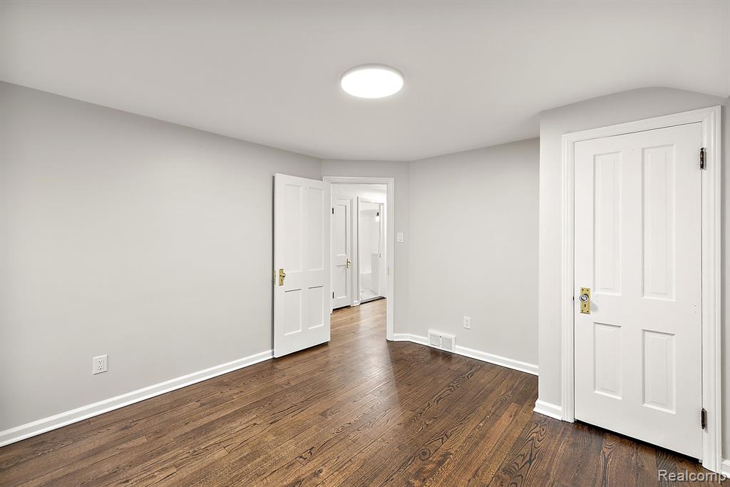 925 N MELBORN Street, Dearborn, MI 48128 — Photo 19