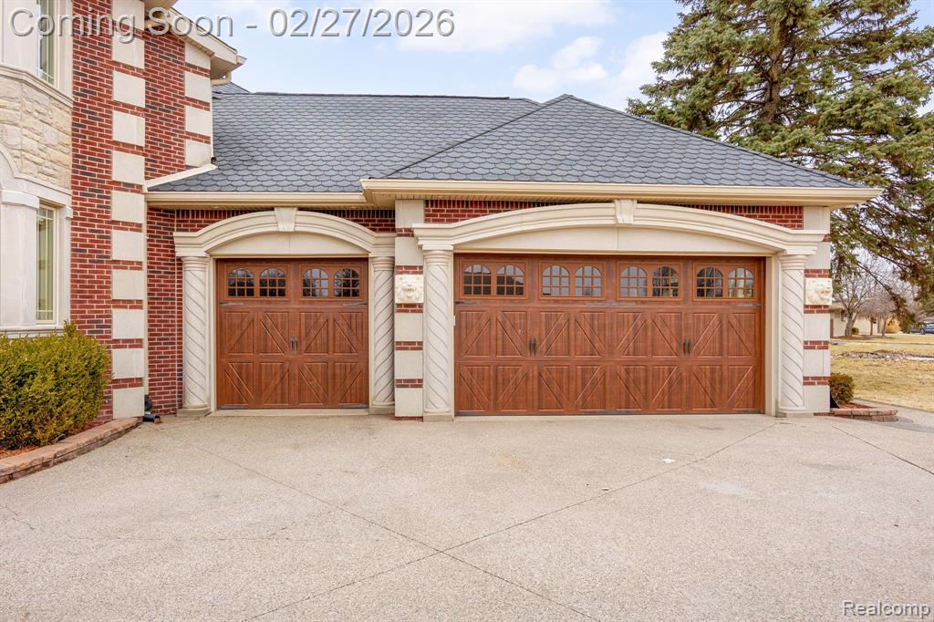 6616 Fairwood Drive, Dearborn Heights, MI 48127 — Photo 6