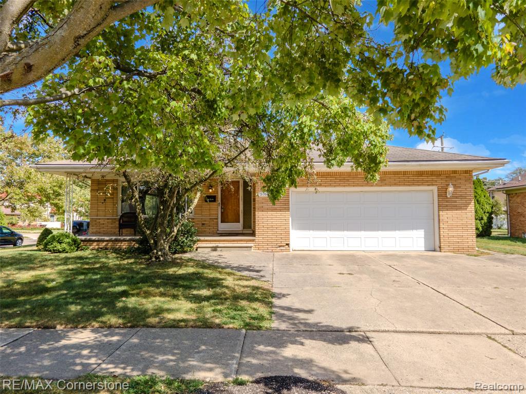 5760 Linden Drive, Dearborn Heights, MI 48127 — front exterior