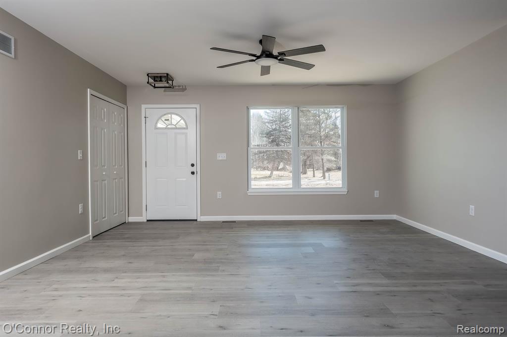 1047 39th Street, Port Huron, MI 48060 — Photo 4