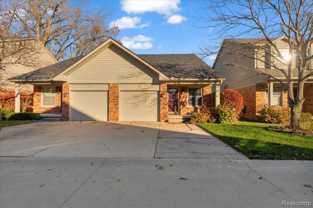 54 MAPLEGROVE Drive, 2, Clawson, MI — Photo 2