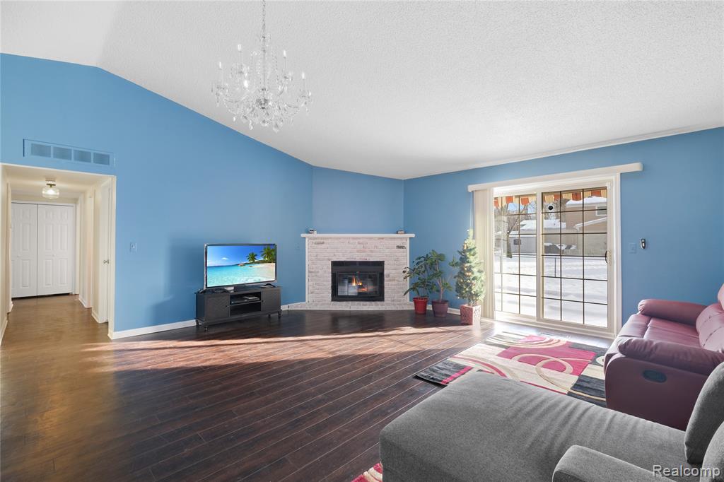 43529 Oakbrook Road, Canton, MI, 48187