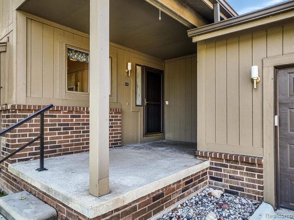 9735 HAWTHORNE GLEN Drive, Grosse Ile, MI 48138 — Photo 6