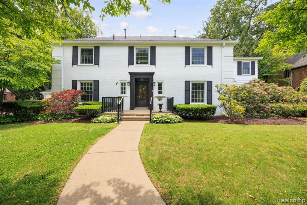 33 Oxford Boulevard, Pleasant Ridge, MI — front exterior