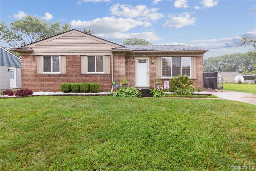 41551 HAMLIN Street, Belleville, MI 48111 — Photo 3