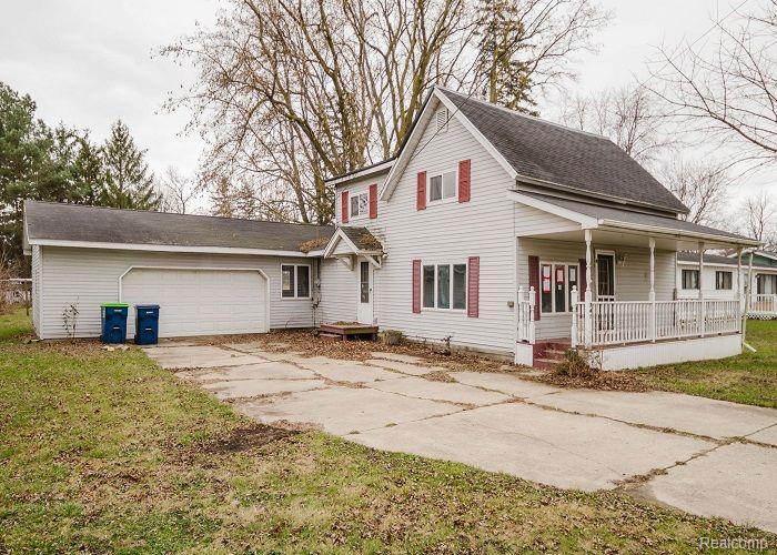 241 W CHESTNUT Street, Breckenridge, MI 48615 — Photo 3
