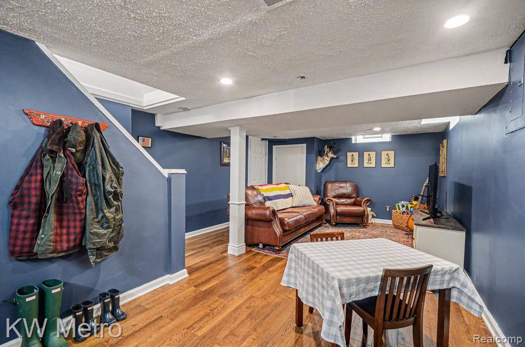 615 Royal Avenue, Royal Oak, MI 48073 — Photo 24