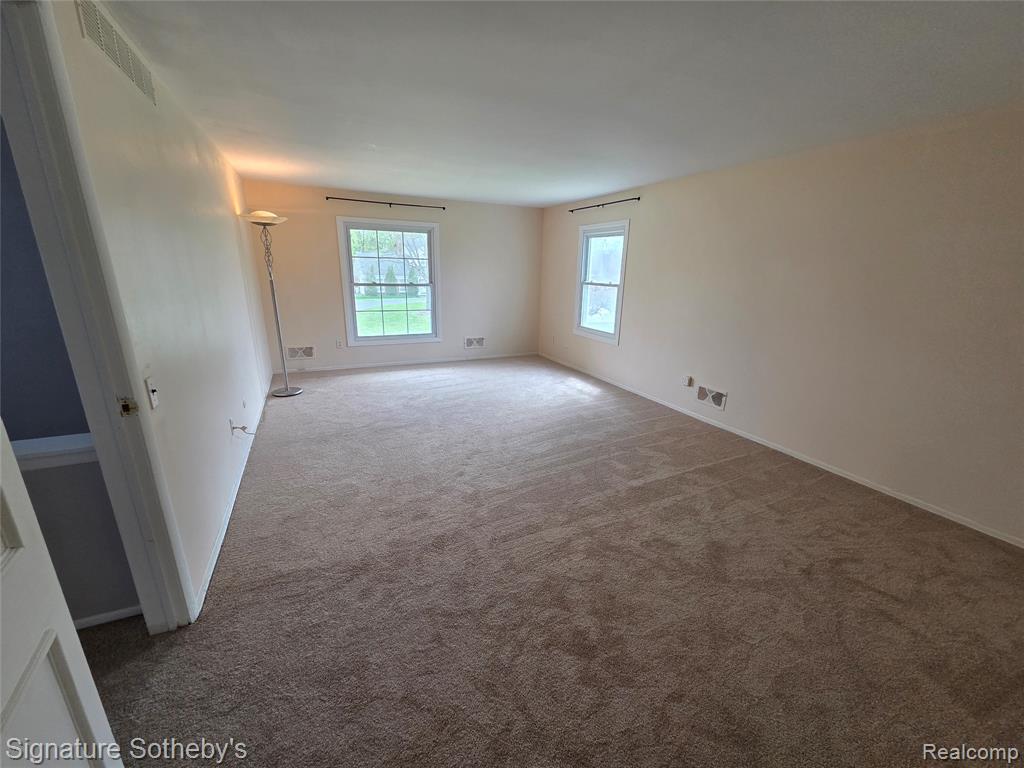 5715 Hobnail Circle, West Bloomfield, MI — Photo 20