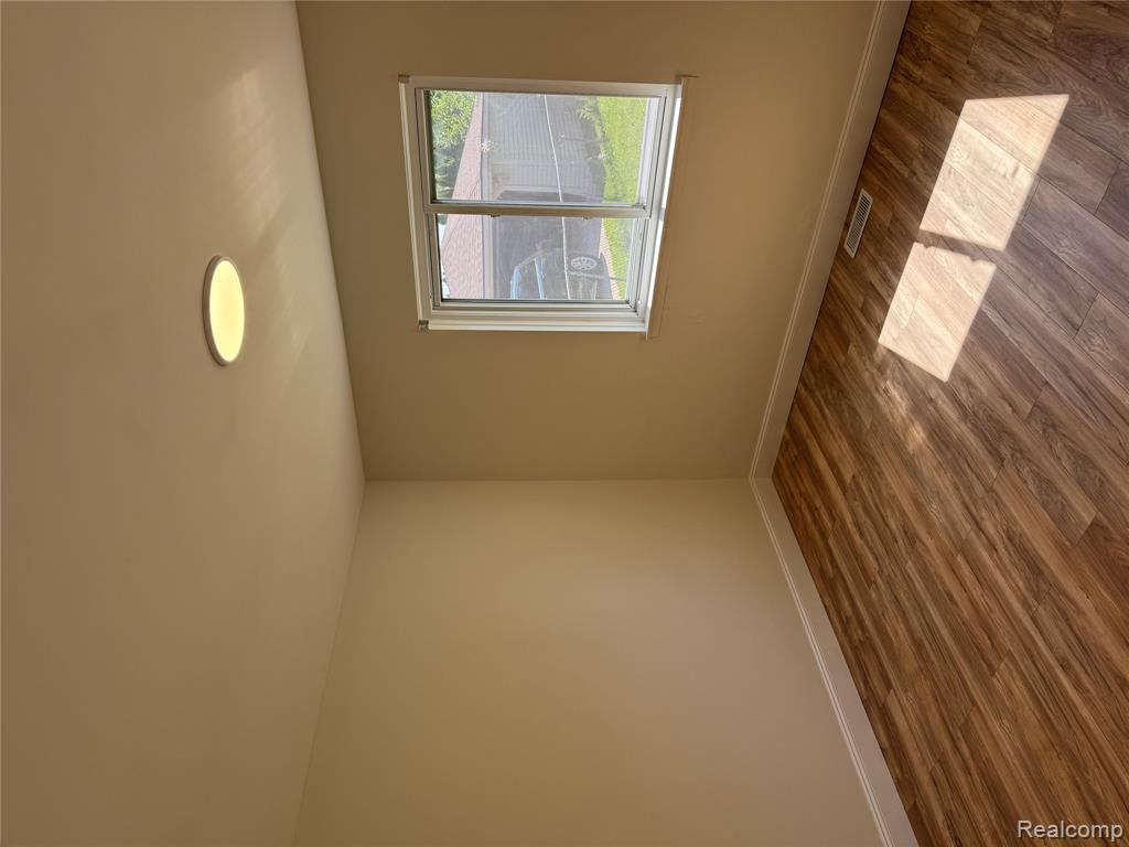 42113 CLAYTON Street, Clinton Twp, MI 48038 — Photo 13