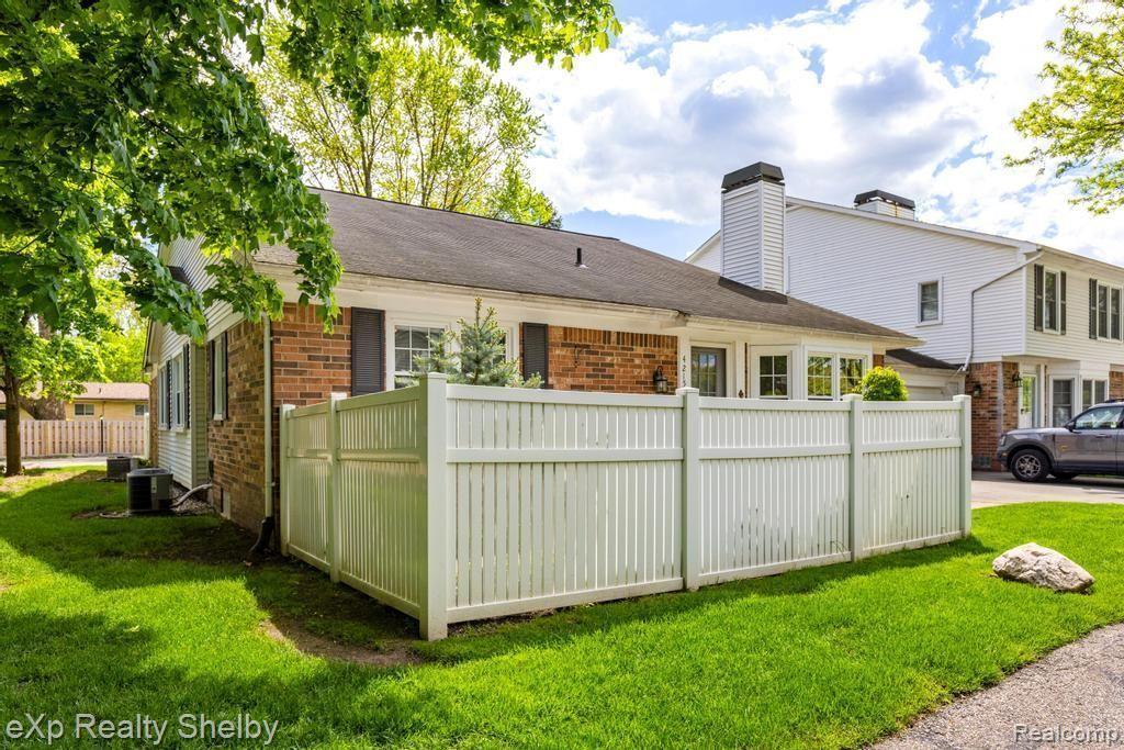 42151 OLD POND Circle, Plymouth, MI 48170 — Photo 3