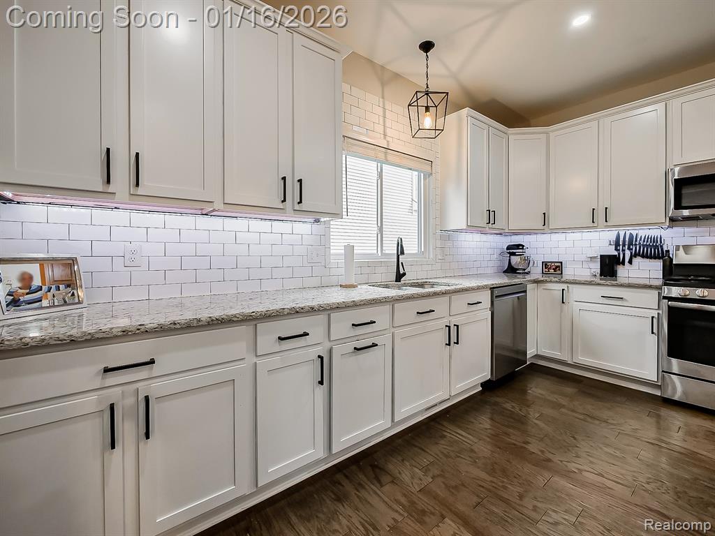 337 Beaver Run, Holly, MI, 48442