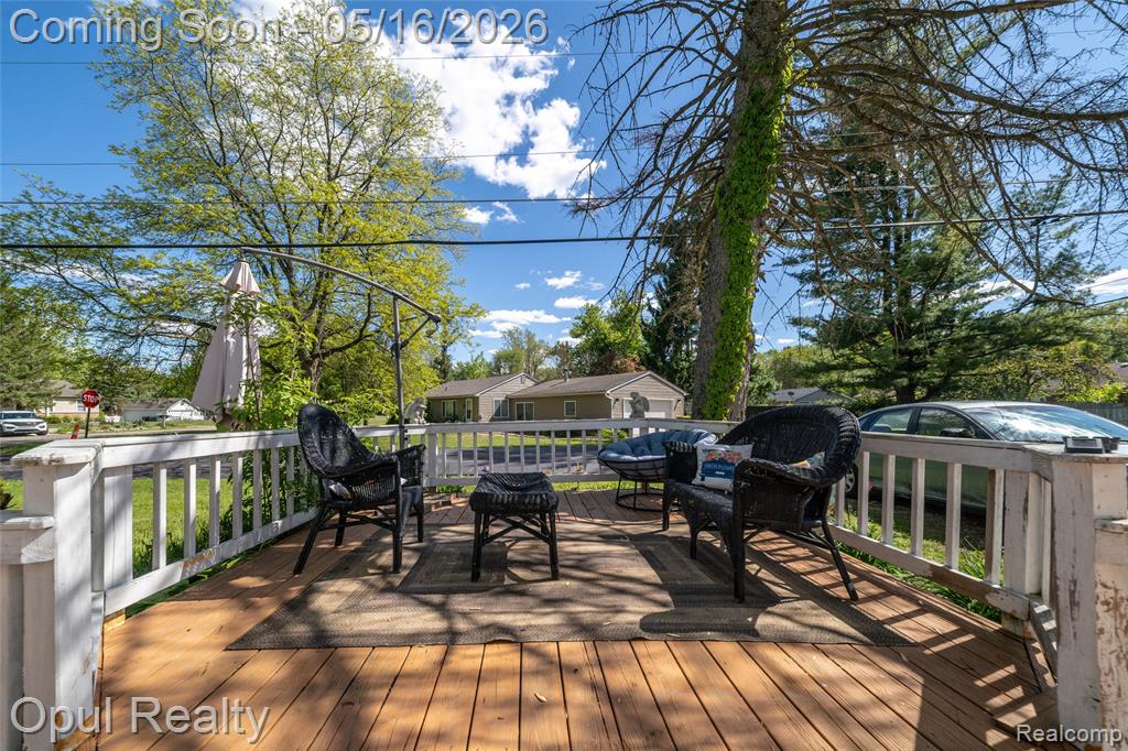 21001 Parker Street, Farmington, MI 48336 — Photo 6