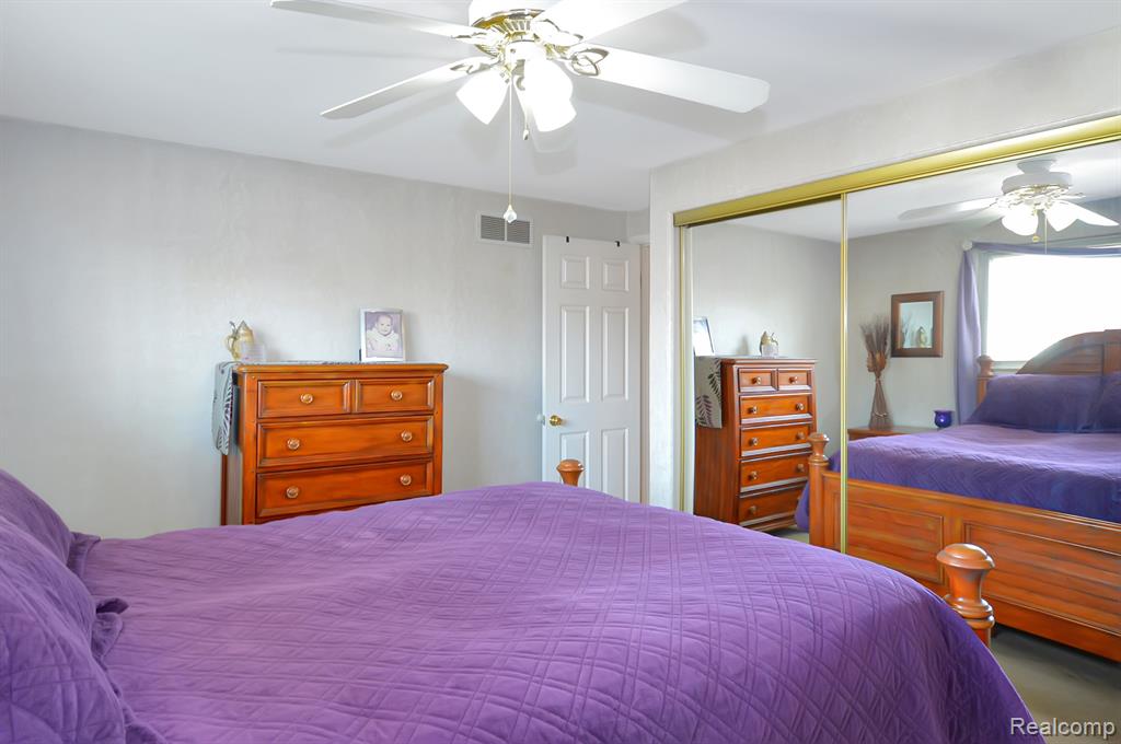 9037 N HUBBARD Street, Livonia, MI 48150 — Photo 18