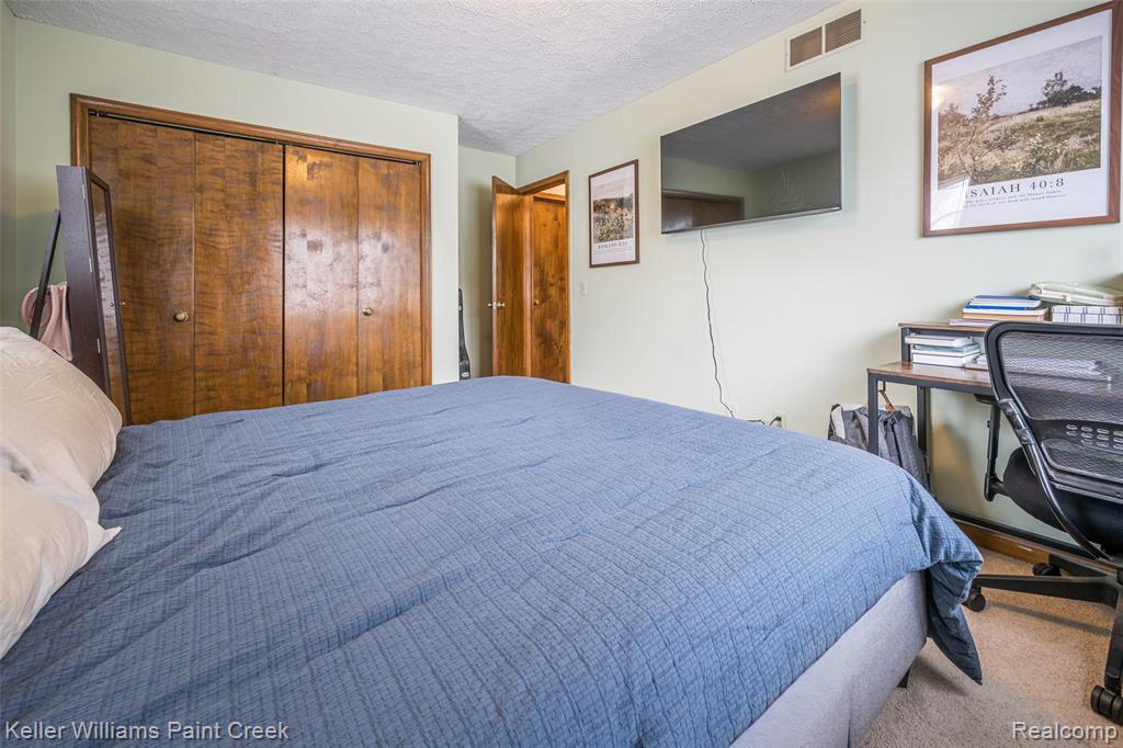 318 Smalley Drive, Mount Pleasant, MI 48858 — Photo 17