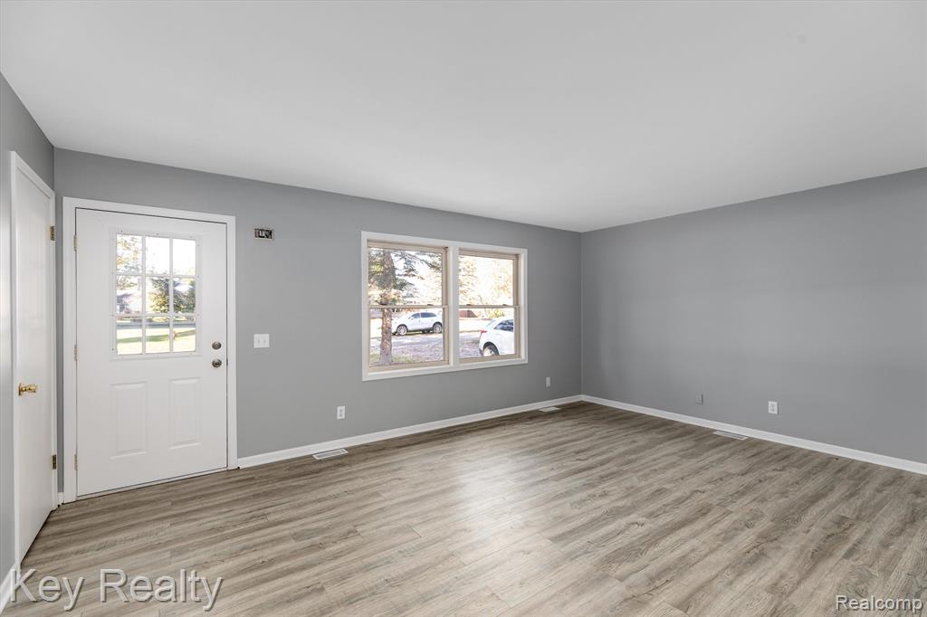 12542 SPICER Street, Carleton, MI 48117 — Photo 8