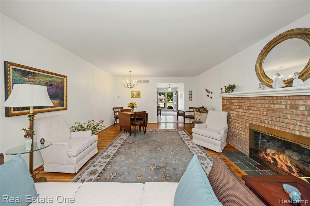 5487 Boros Drive, Troy, MI 48085 — Photo 8