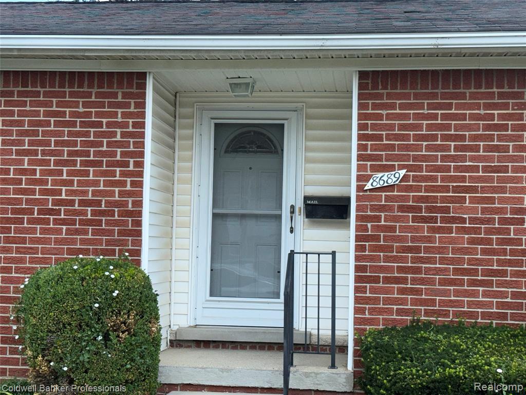 8689 Sterling street, Center Line, MI 48015 — Photo 3