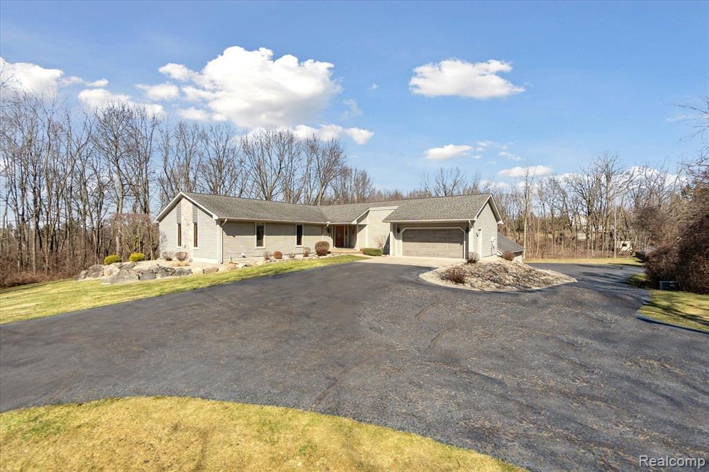 5074 CLARKSTON Road, Clarkston, MI 48348 — Photo 44