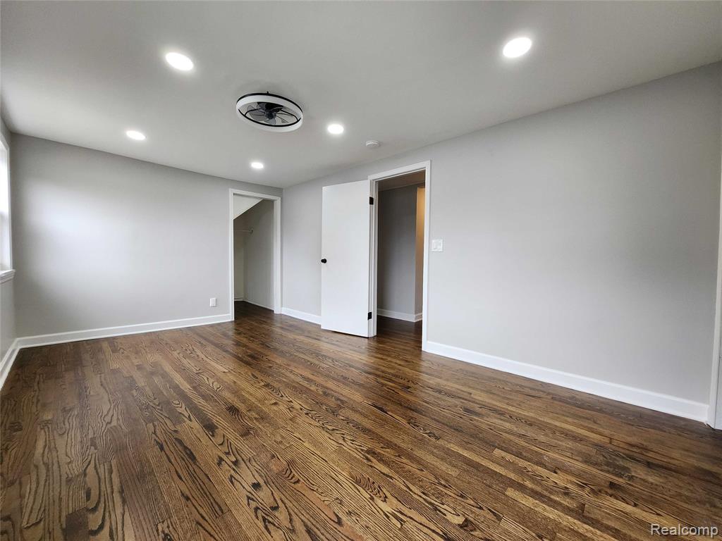 550 E Mapledale Avenue, Hazel Park, MI 48030 — Photo 19