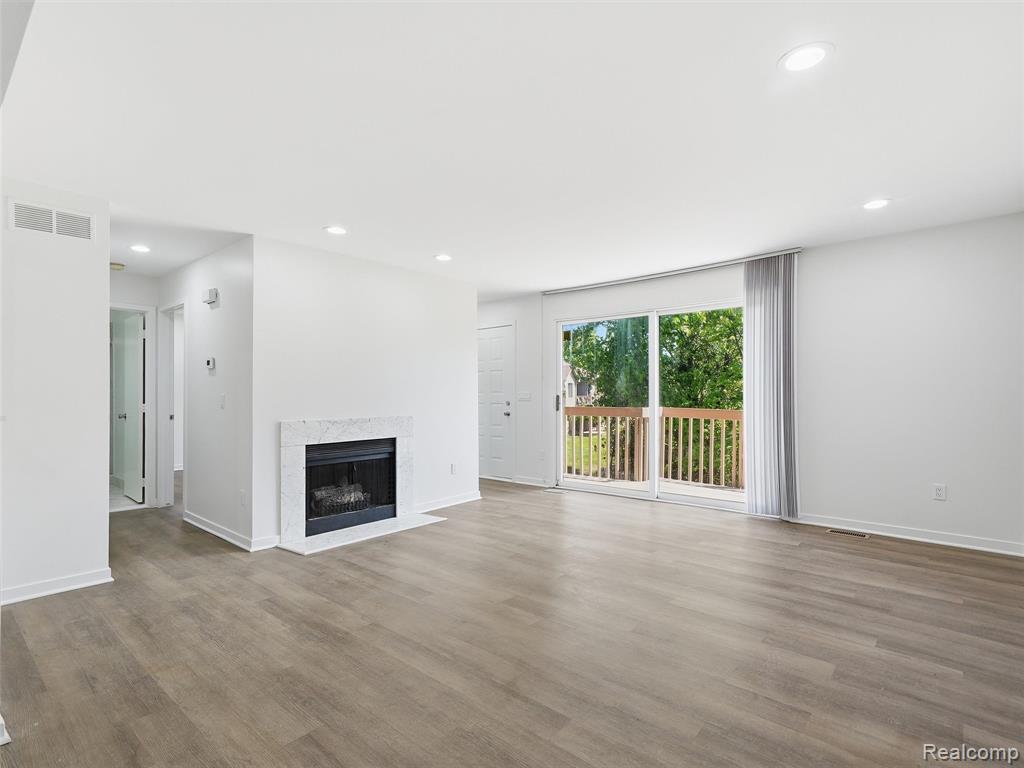 7058 Elmhurst, 1, West Bloomfield, MI — Photo 2