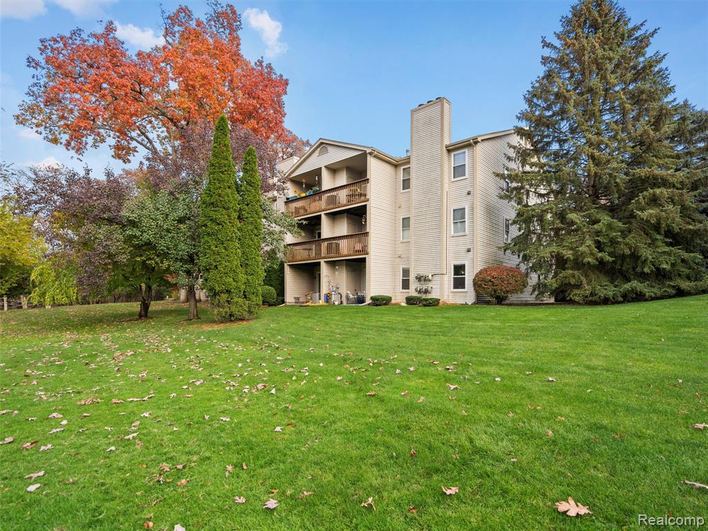 4970 Oak Hill Drive, Waterford, MI 48329 — Photo 32