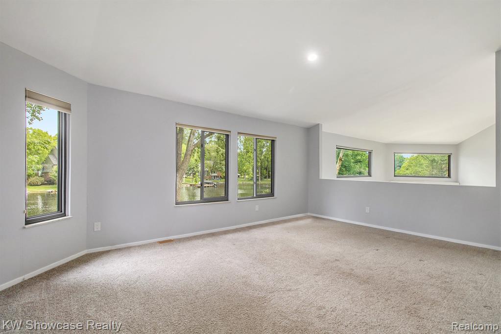 983 ARTDALE, White Lake, MI 48383 — Photo 20