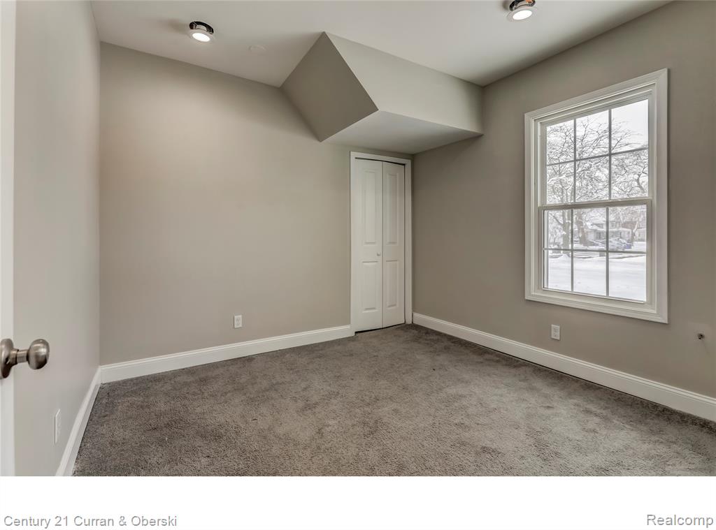 641 Josephine Street, Detroit, MI 48202 — Photo 8