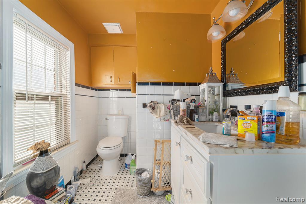 2548 Woodstock Drive, Detroit, MI 48203 — Photo 13